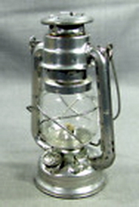 kerosene lantern.jpg
